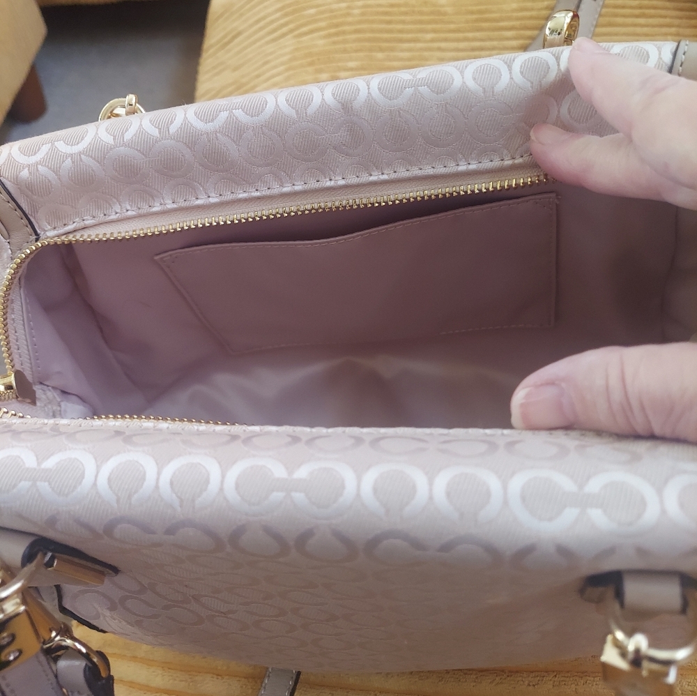 Coach Light Tan With Signature  C. Sachel/ Shoulder Bag NWT. Incl. Dust Bag - Picture 9 of 12